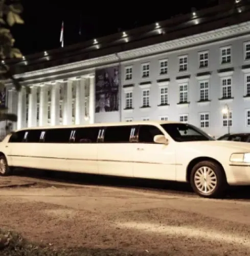 Wrocław LIMUZYNA Z TANCERKĄ + KLUB Wrocław LIMUZYNA Z TANCERKĄ + KLUB