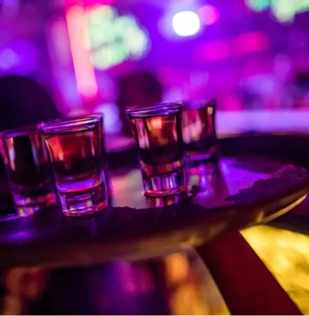 Praga KLUB Z TANCERKĄ Praga KLUB Z TANCERKĄ