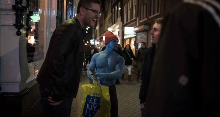 Karzeł-Smurf-Bar-Crawl_amsterdam